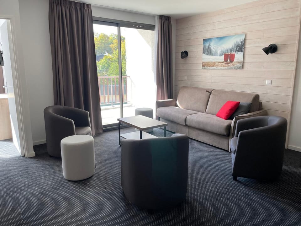 Gourette: Appart 66m² pour 8 pers, piscine, animaux admis - FR-1-860-16 Apartment in Nouvelle-Aquitaine