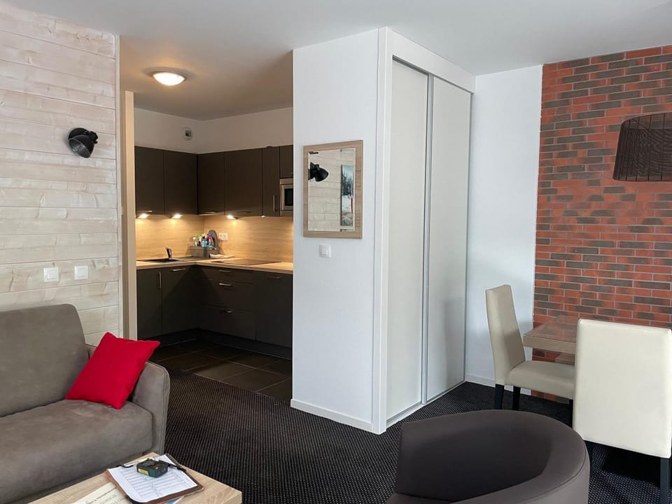 Appartement à Gourette - 6 pers, piscine et animaux admis - FR-1-860-34 Apartment in Nouvelle-Aquitaine