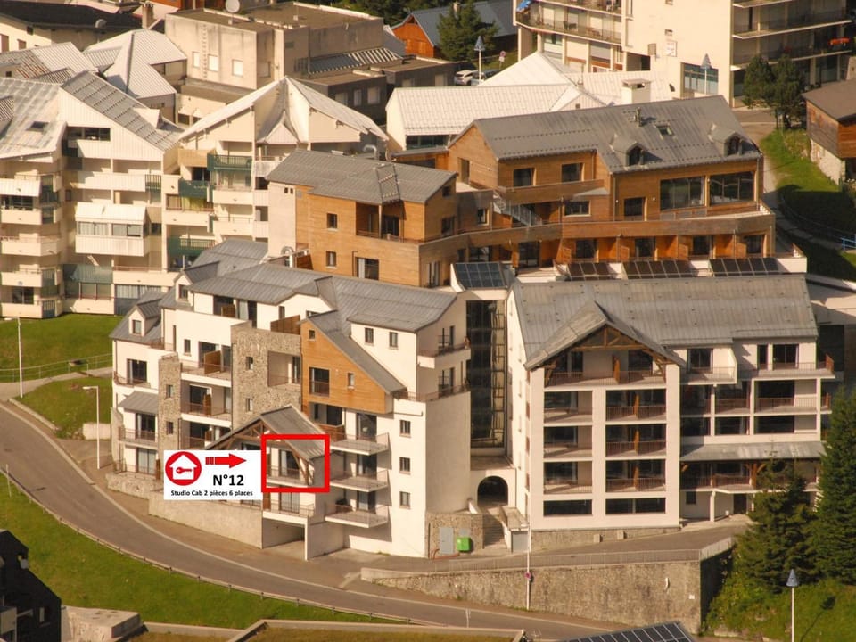 Studio cabine Gourette 58m², côté pistes, 6 pers, animaux admis - FR-1-860-32 Cabin in Nouvelle-Aquitaine