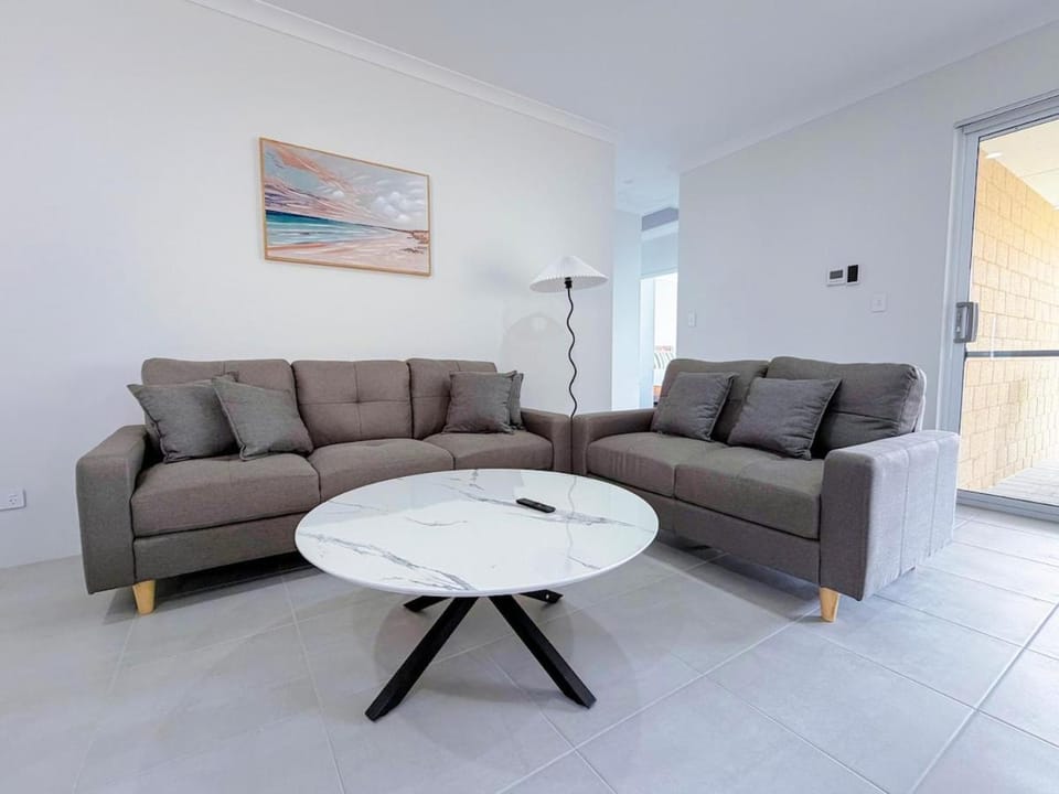 Brabham Modern Stay Close to Swan Valley House in Henley Brook