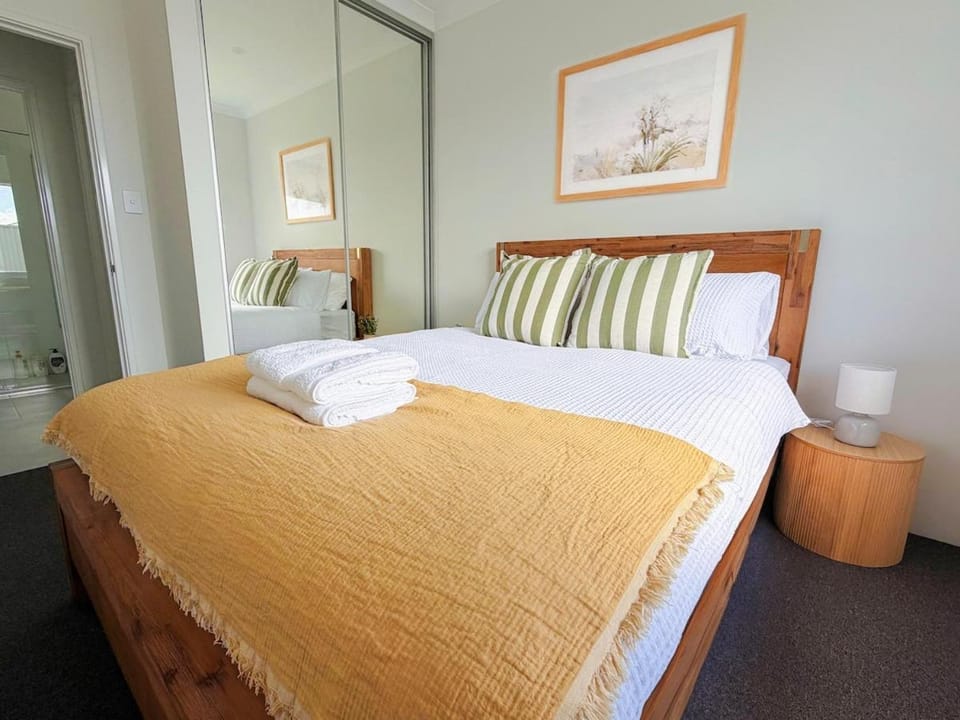 Brabham Modern Stay Close to Swan Valley House in Henley Brook