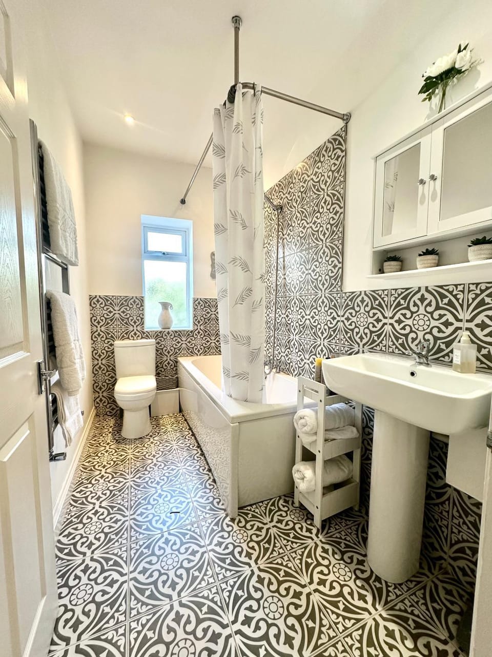 Newcastle Pet friendly 1 bed drive garden 10m city Apartment in Newcastle upon Tyne