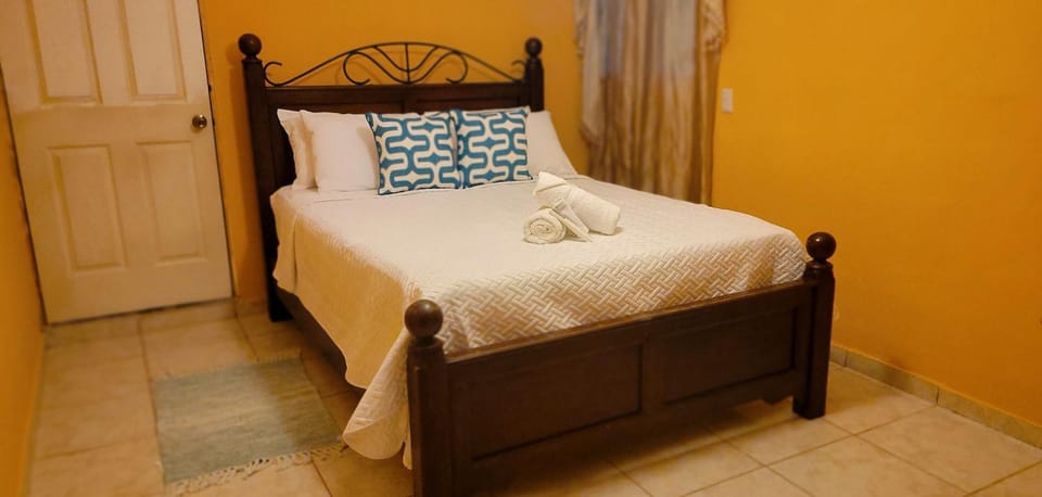 Kinta Mae Foster House in El Salvador