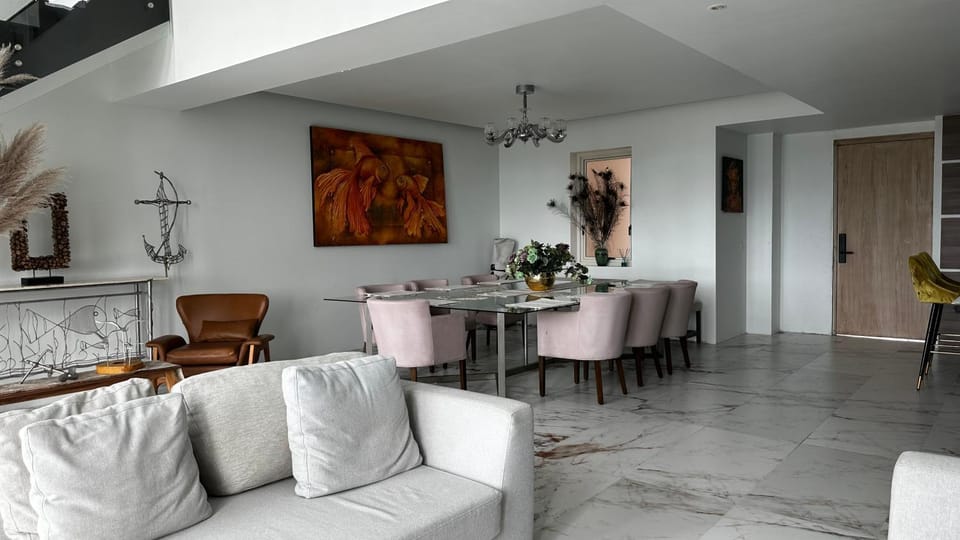 La Isla Acapulco Diamante Penthouse de Dos Pisos Apartment in Acapulco