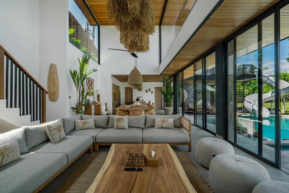 Seating area, Pool view