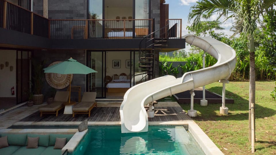 Property building, Swimming pool