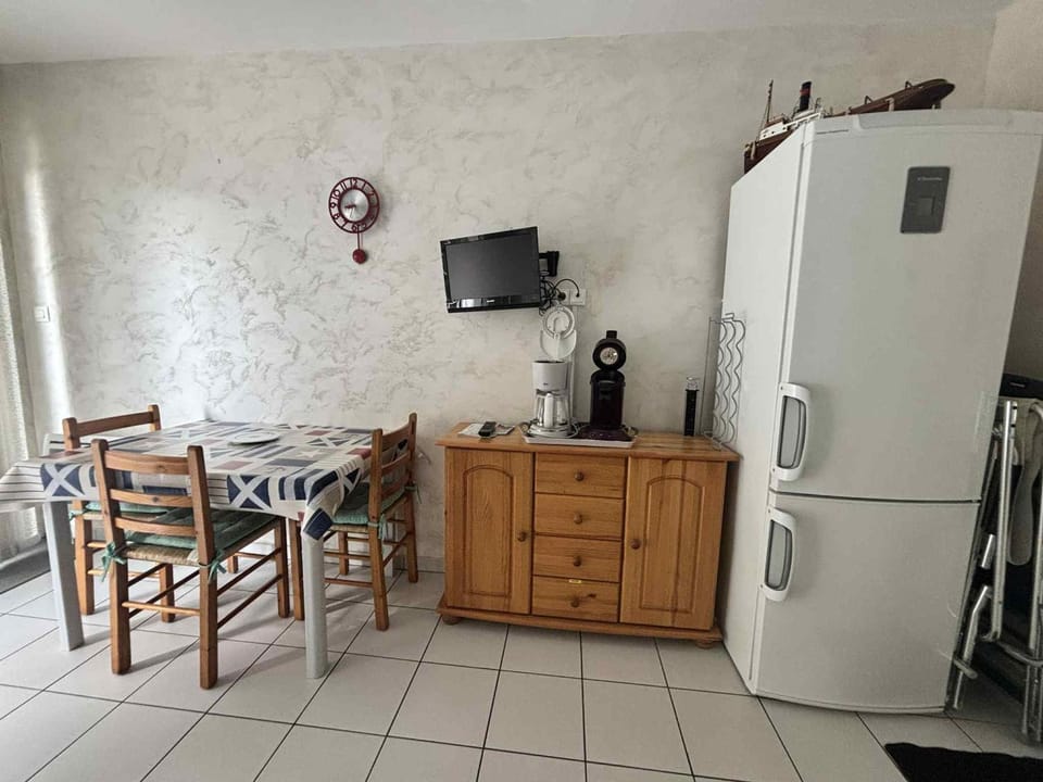 Appartement confortable au centre-ville, à 400m des plages, parking inclus - FR-1-194-305 Apartment in La Tranche-sur-Mer