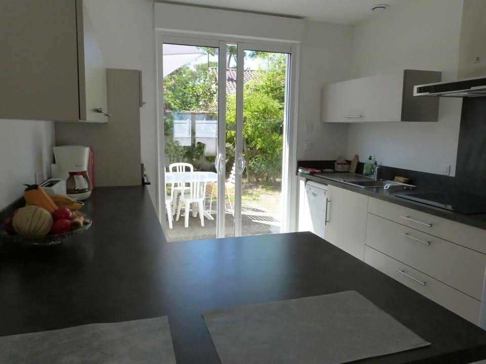 Maison familiale rénovée 7 pers. proche de la plage - FR-1-194-344 House in La Tranche-sur-Mer