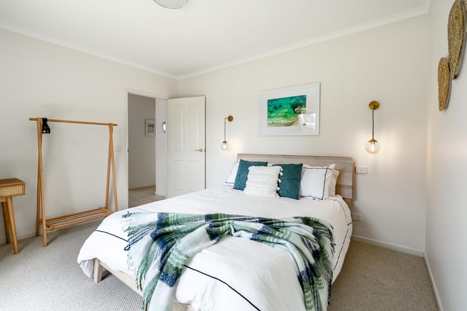 Walk-to-Beach and Town Home House in Ocean Grove
