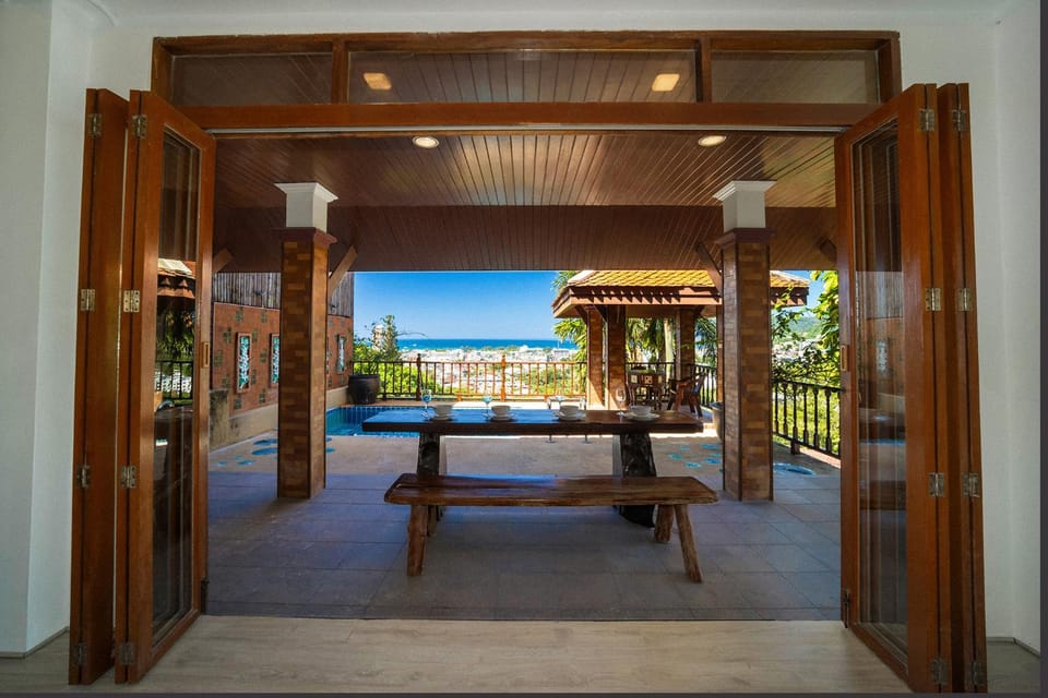 Patong Thai-style 4 Bedrooms Private Pool Sunset View Deck 6 Minutes to the Beach Villa in Patong