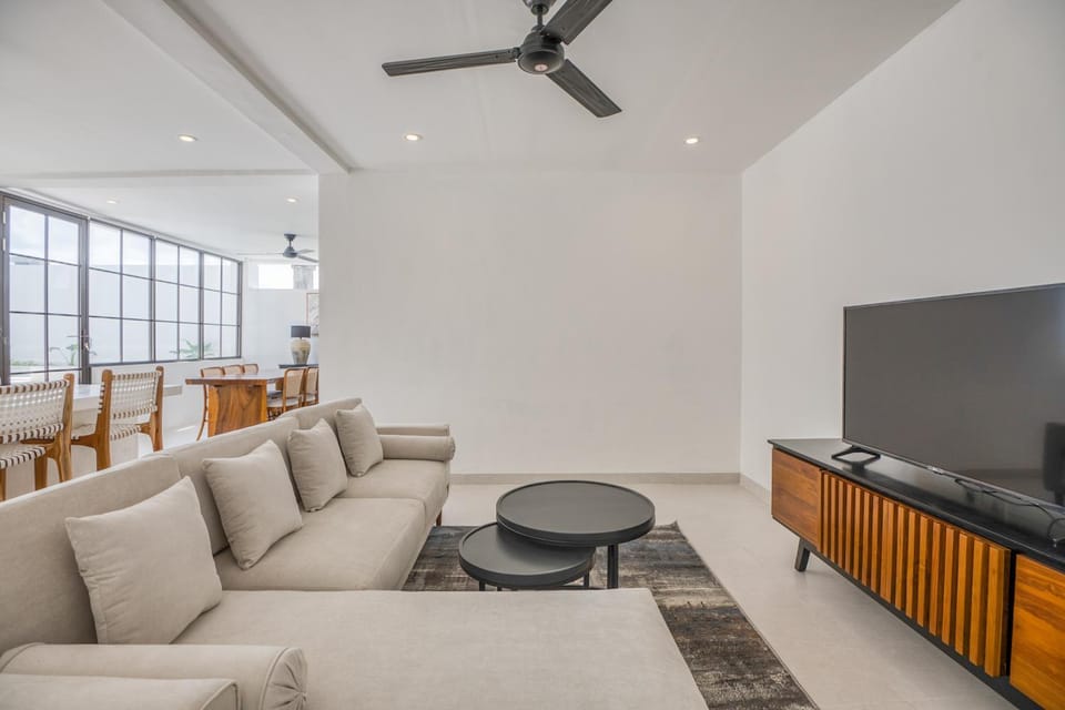 Communal lounge/ TV room, TV and multimedia, Living room, Seating area