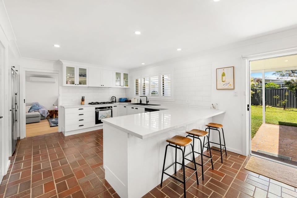 Cedasands - Pet Friendly - 4 Mins Walk to Beach House in Callala Bay