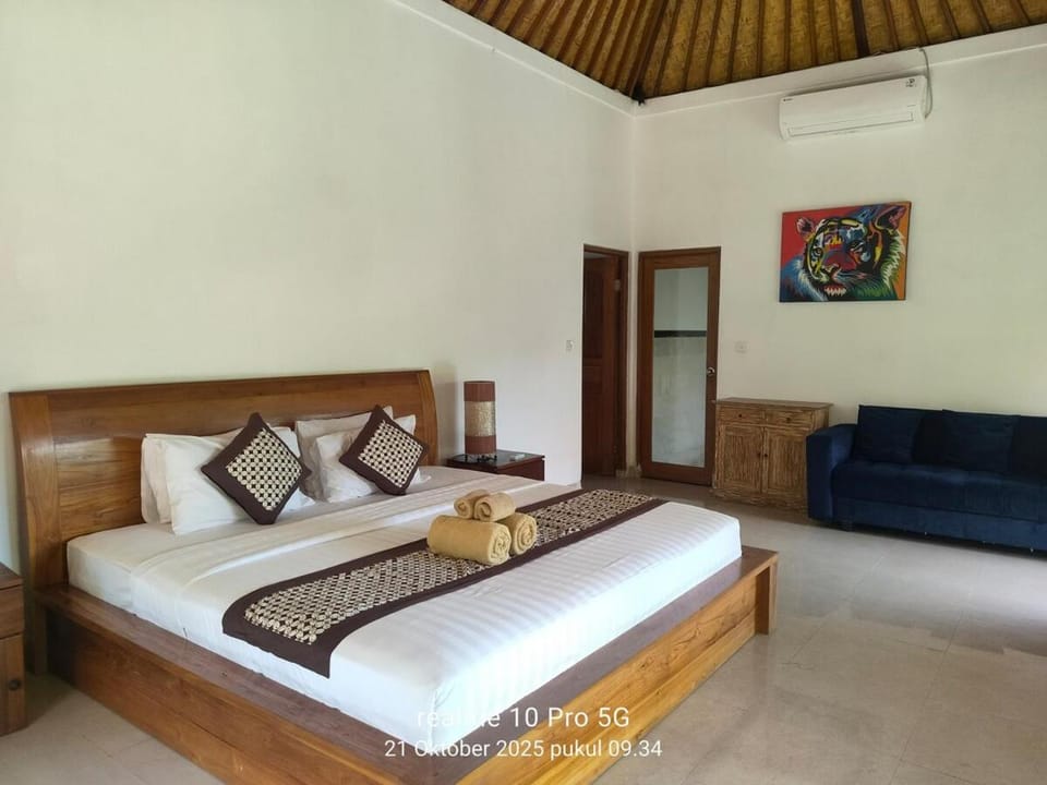 Pondok Riyuh with private pool in Ubud Bali Villa in Sukawati