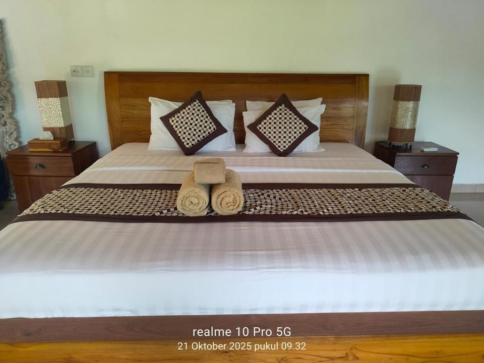 Pondok Riyuh with private pool in Ubud Bali Villa in Sukawati