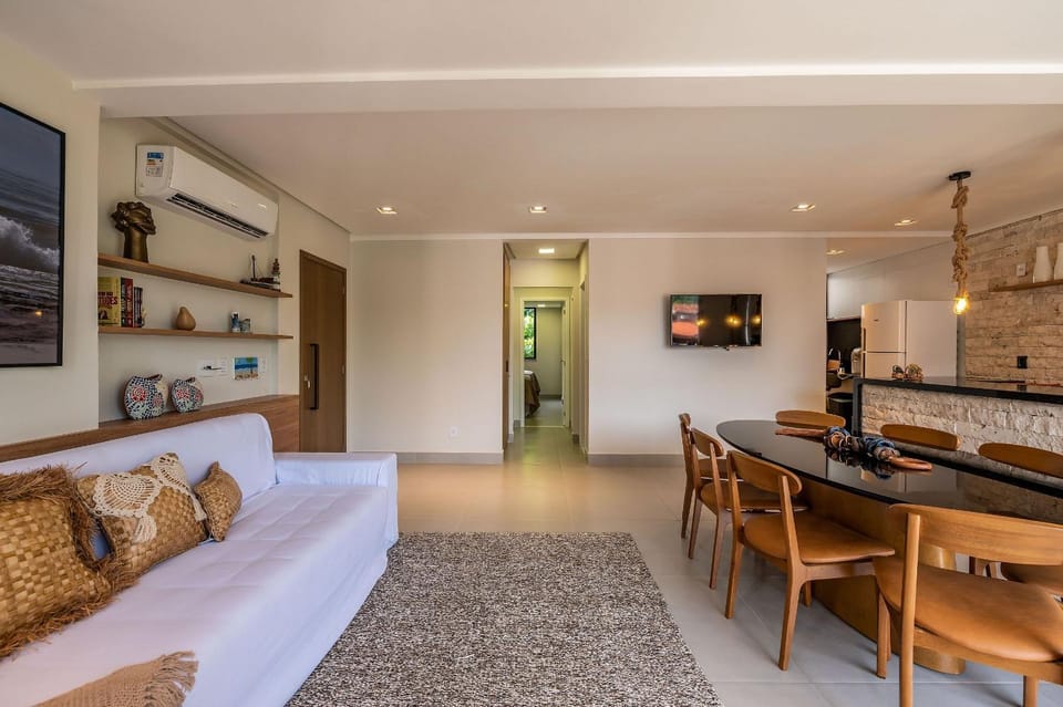 Kitchen or kitchenette, Living room, Seating area, Dining area, air conditioner
