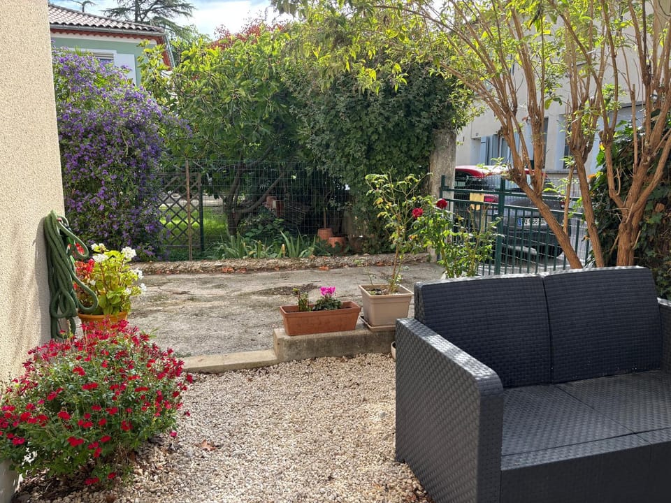 Gîte cosy avec jardin Apartment in Provence