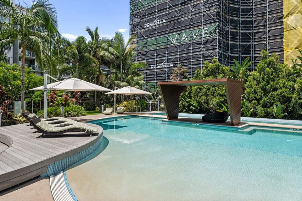 Property building, Day, Pool view, Swimming pool