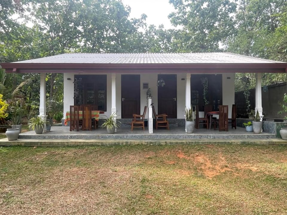 Sigiri Thaniya Villa Nature lodge in Dambulla