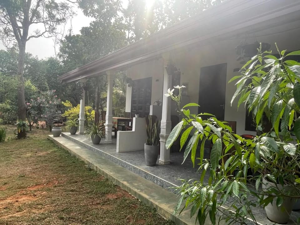 Sigiri Thaniya Villa Nature lodge in Dambulla