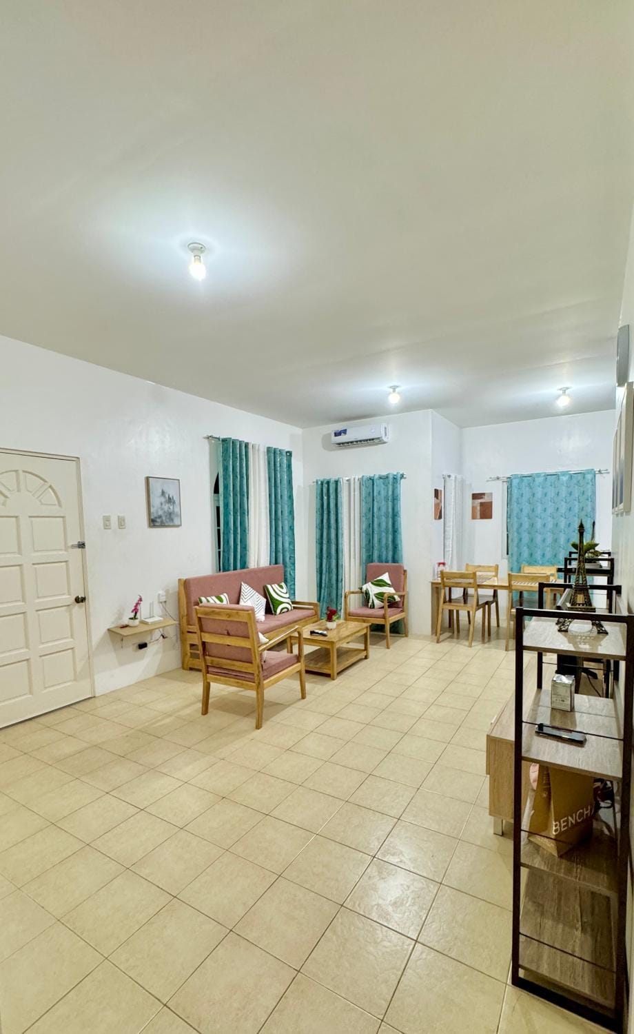 Living room, Seating area, Dining area