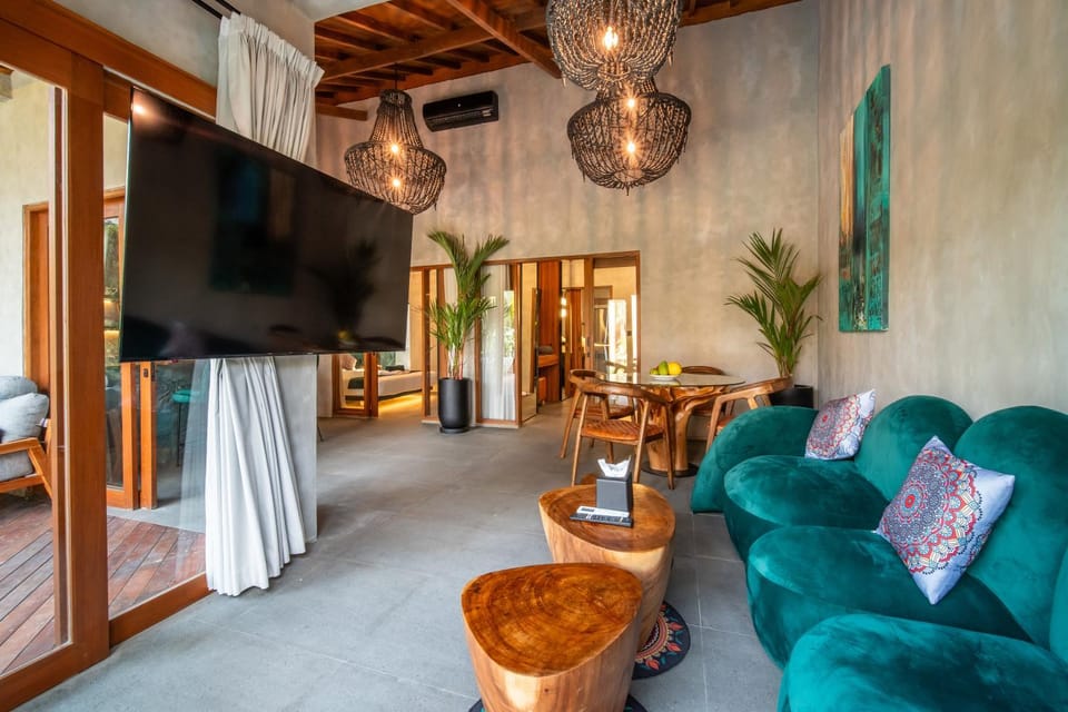Communal lounge/ TV room, TV and multimedia, Living room, Seating area, Evening entertainment