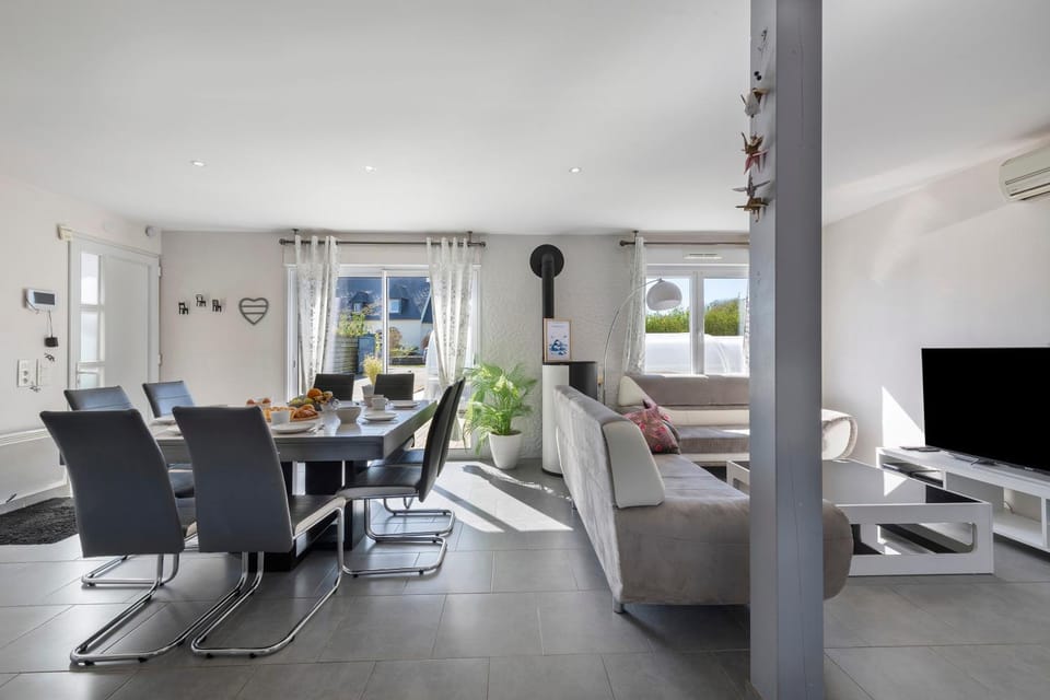 Property building, Living room