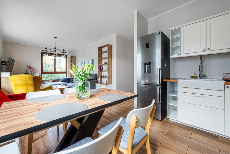 Kitchen or kitchenette, Living room, Seating area, Dining area, stove