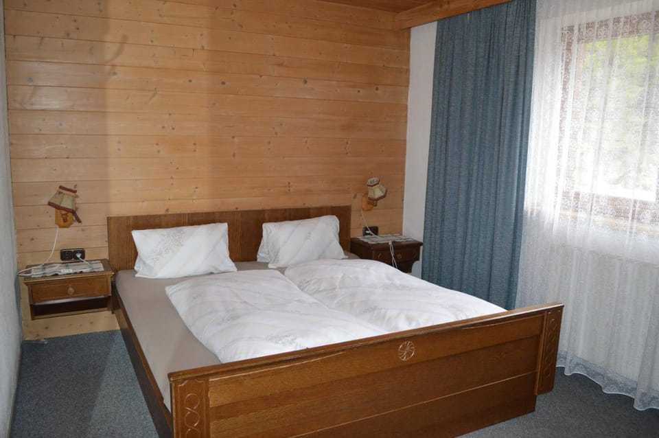 Day, Photo of the whole room