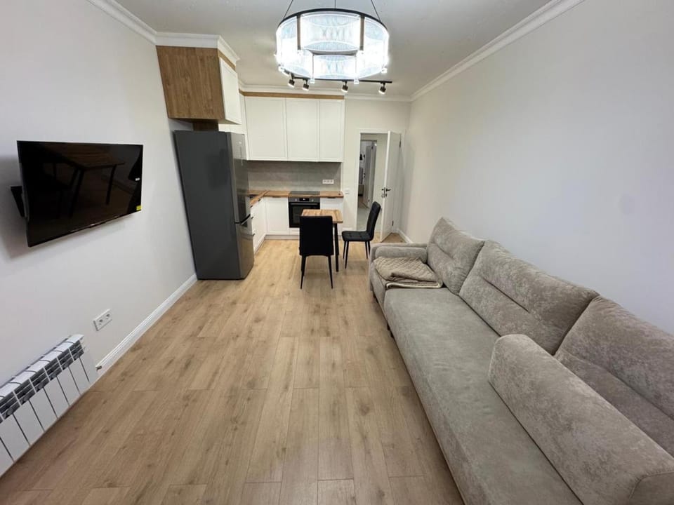 TV and multimedia, Kitchen or kitchenette, Living room, Seating area, Dining area
