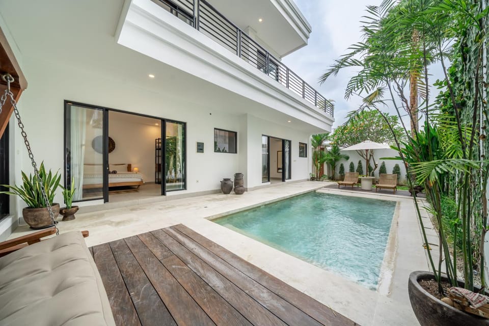 Property building, Swimming pool