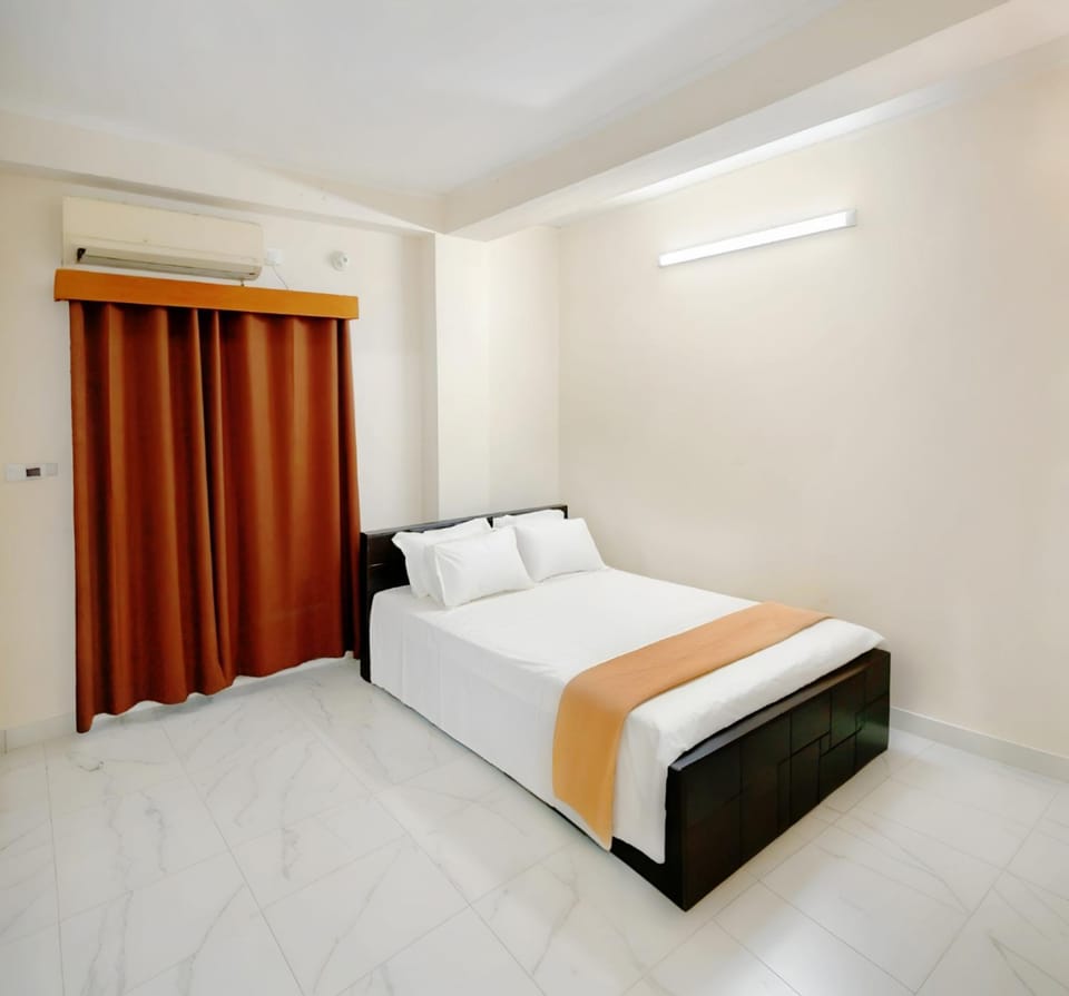 Bed, Photo of the whole room, Bedroom, air conditioner