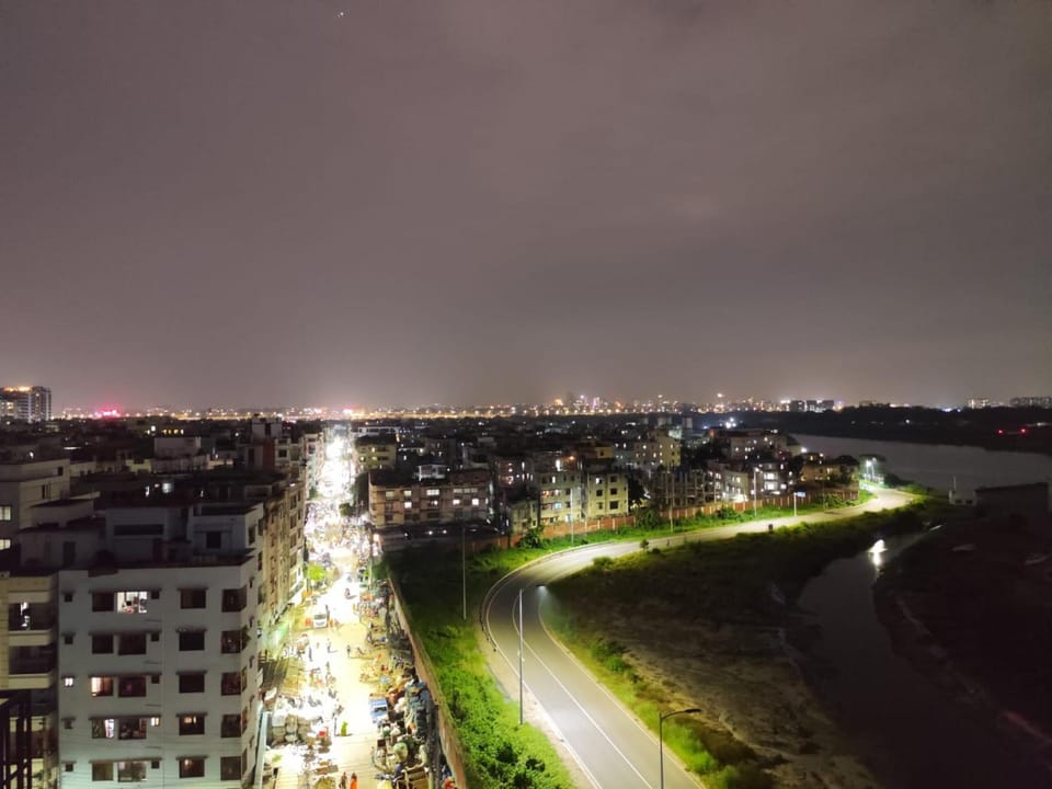 Night, Neighbourhood, Natural landscape, City view, Street view, Swimming pool, Location
