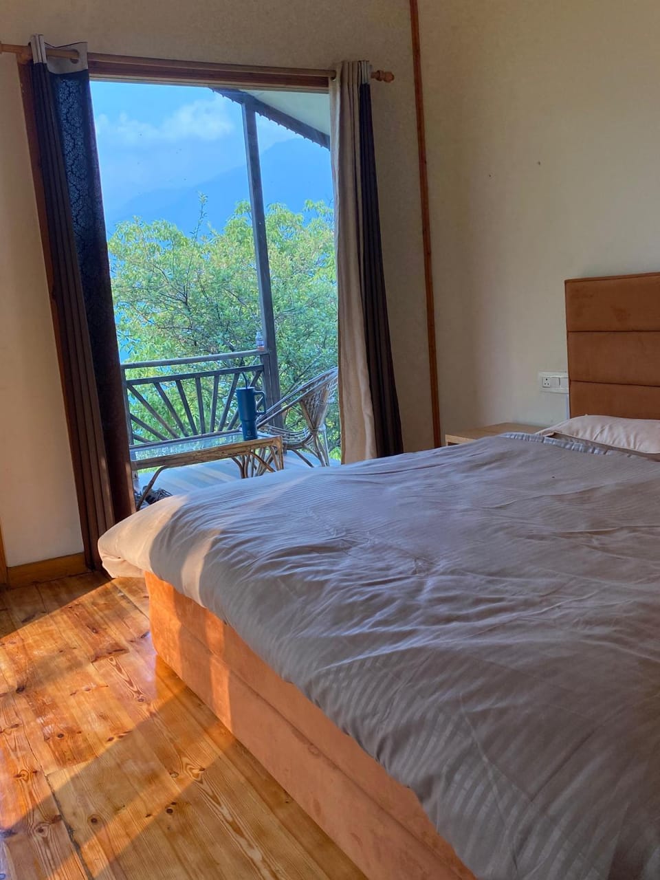 Bed, Photo of the whole room