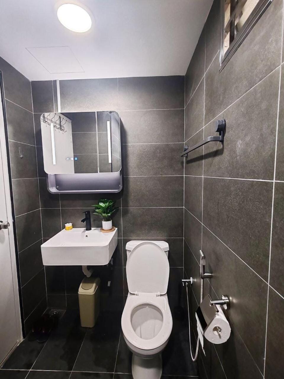 2-5pax Panda Homestay Midas Seri Alam TVGame Senibong Apartment in Johor
