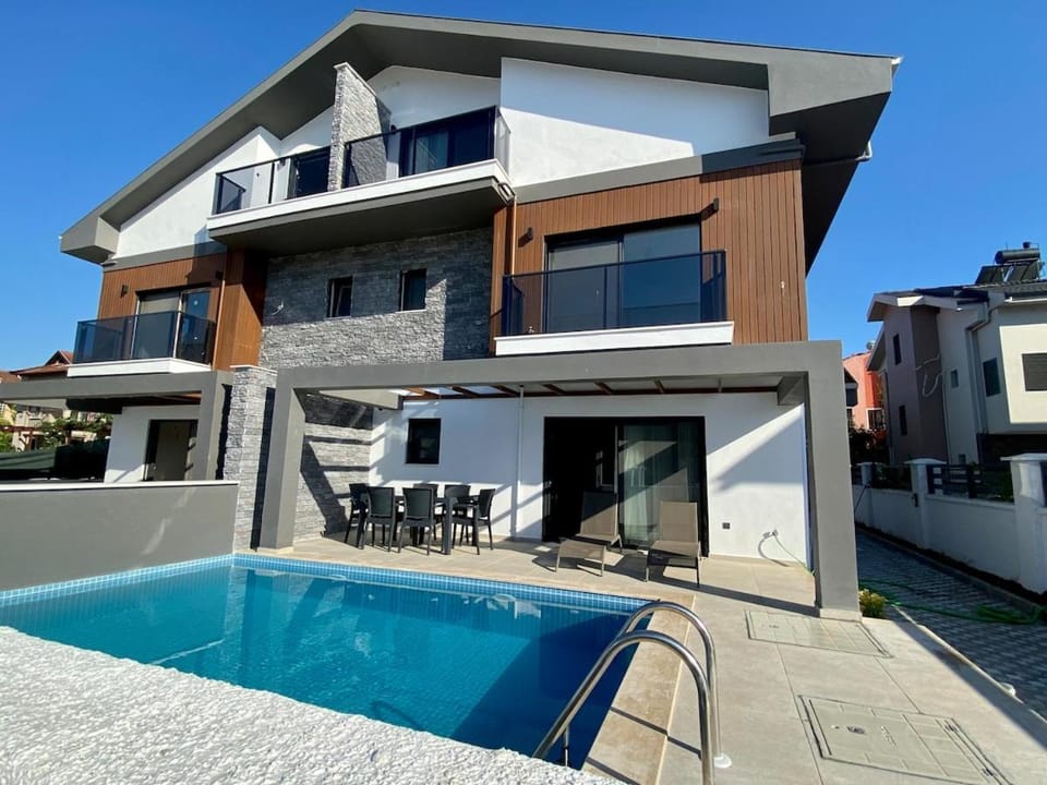 House of ALICE - Villa with Pool near Çalış Beach House in Fethiye