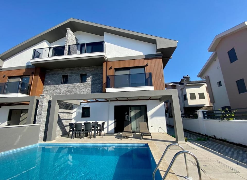 House of ALICE - Villa with Pool near Çalış Beach House in Fethiye