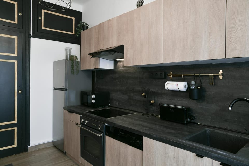 Kitchen or kitchenette, Living room