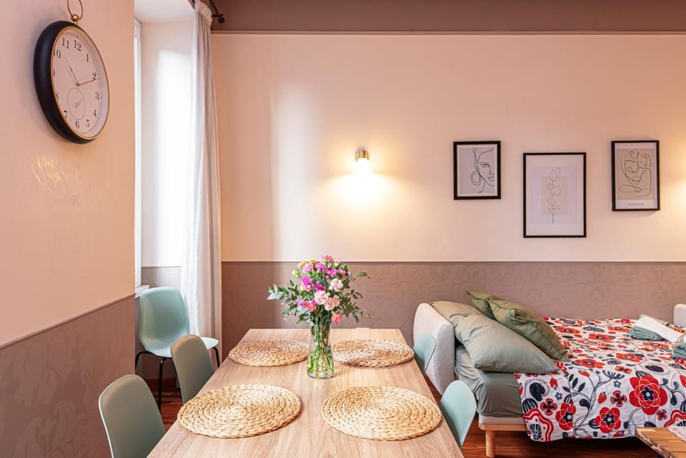 Lounge or bar