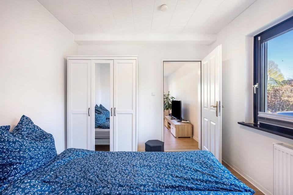 Property building, Living room, Bedroom