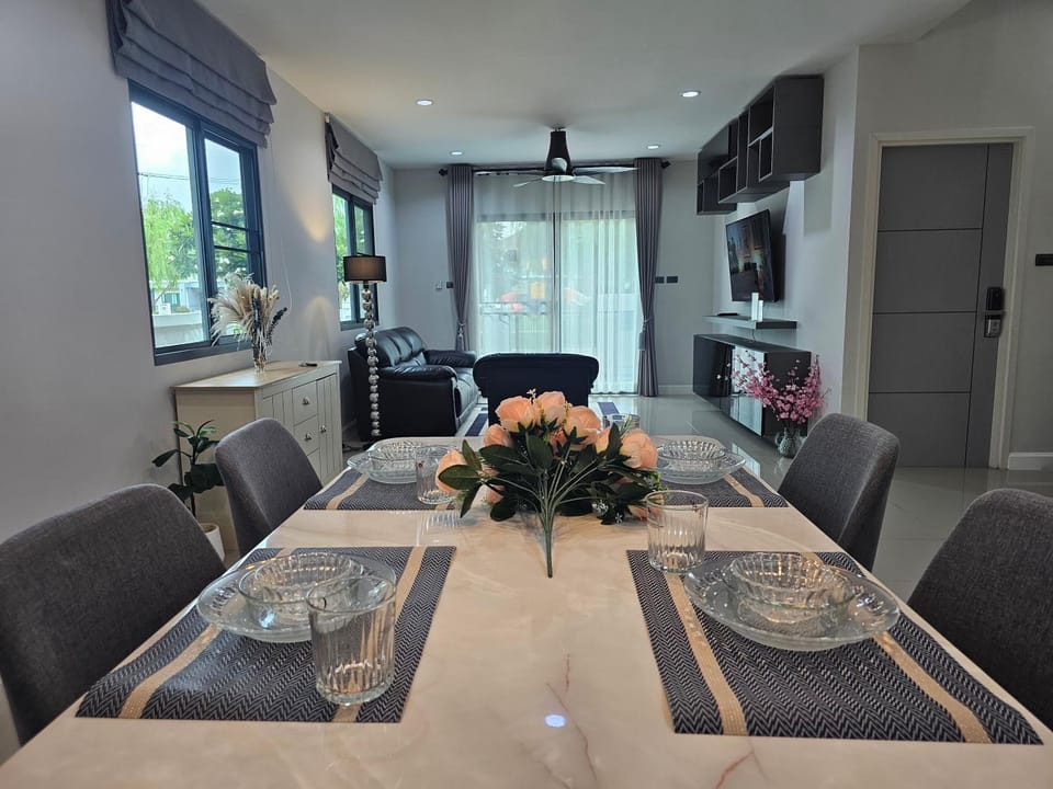 Saint Sean Saraphi House in Chiang Mai