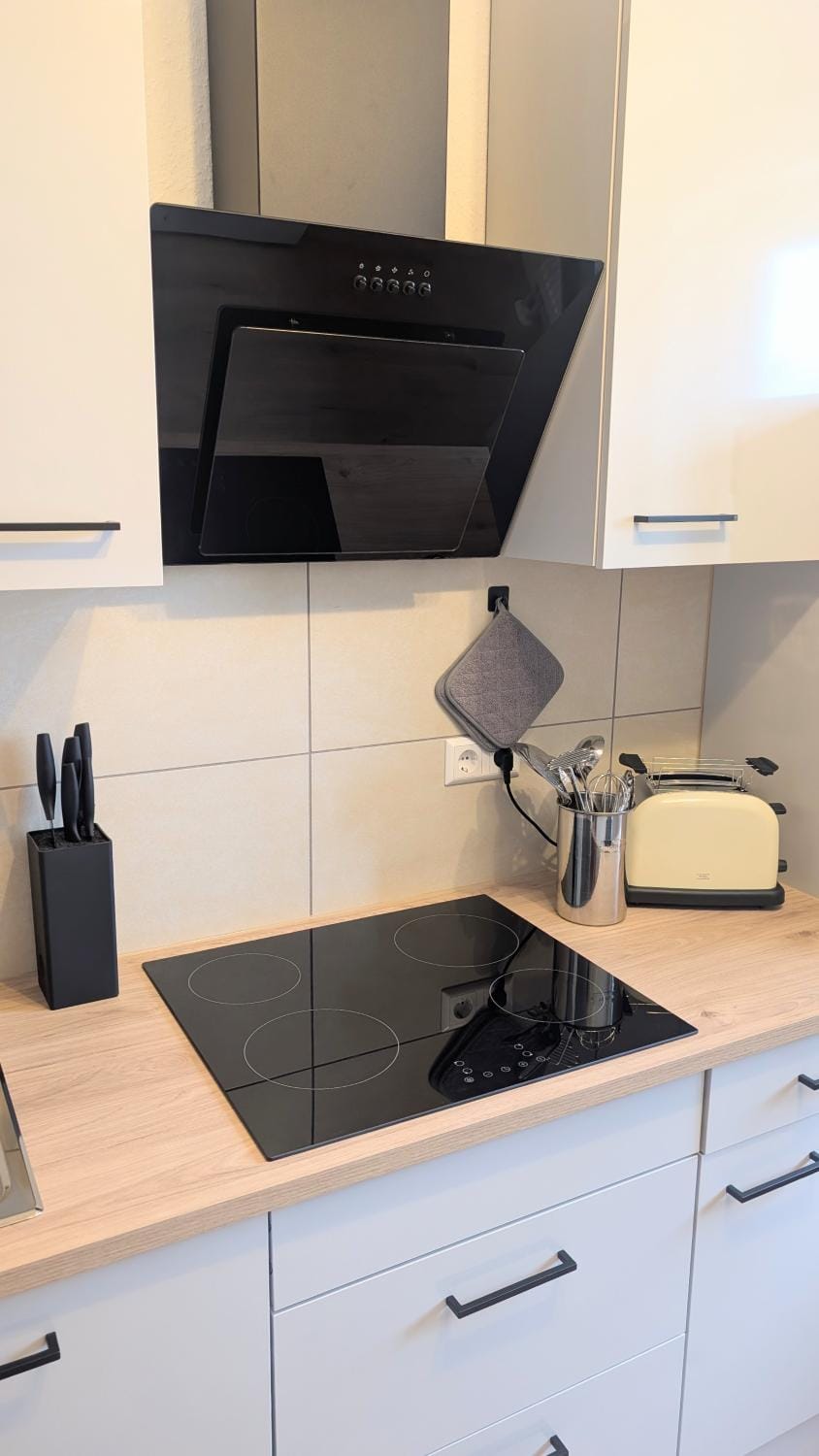 Kitchen or kitchenette, kitchen