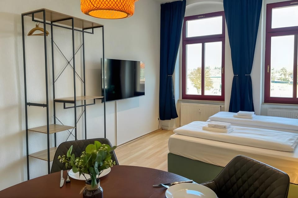 Bed, TV and multimedia, Dining area, wardrobe