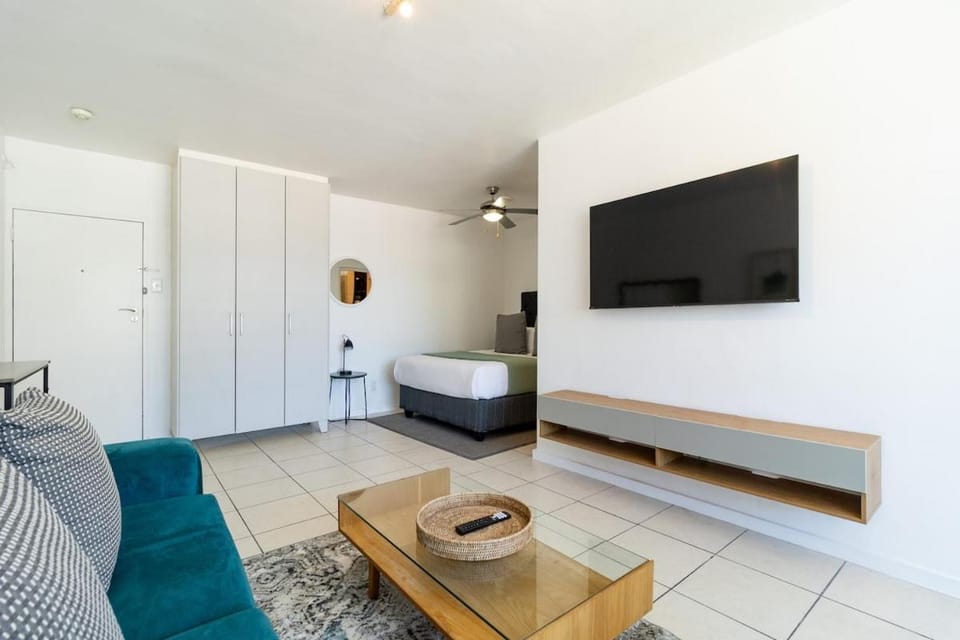 Sweeping Table Mountain Views Apartment in Cape Town