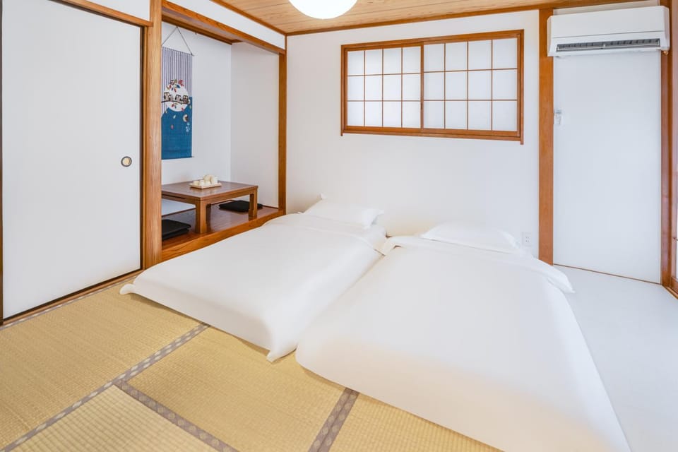 Bed, Photo of the whole room, Bedroom, air conditioner