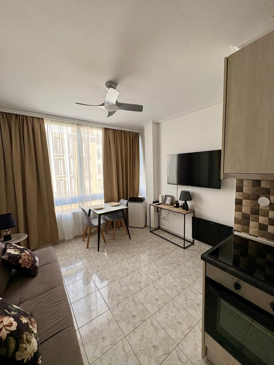 Communal lounge/ TV room, TV and multimedia