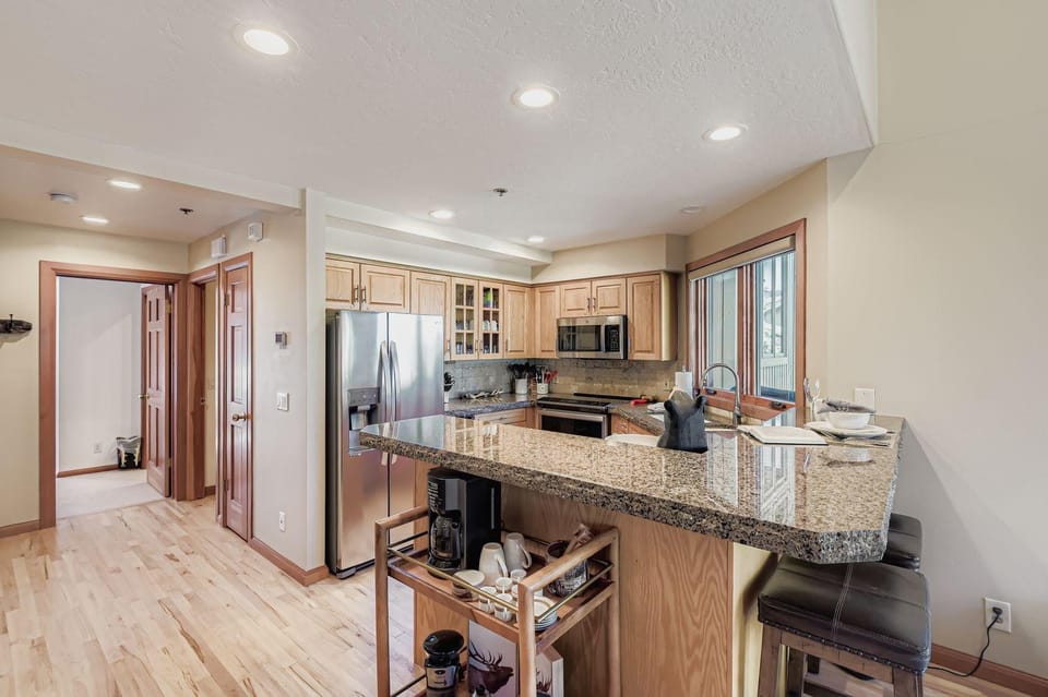 3BR Deer Valley Family Retreat - Hot Tub and Fireplace 7560 home House in Deer Valley