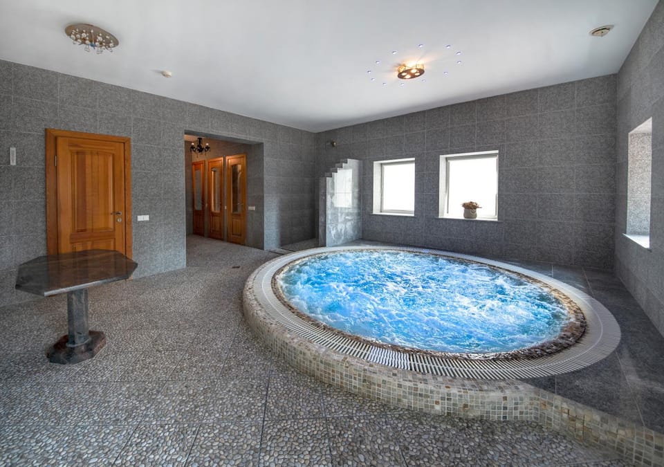 Hot Tub, Hot Tub