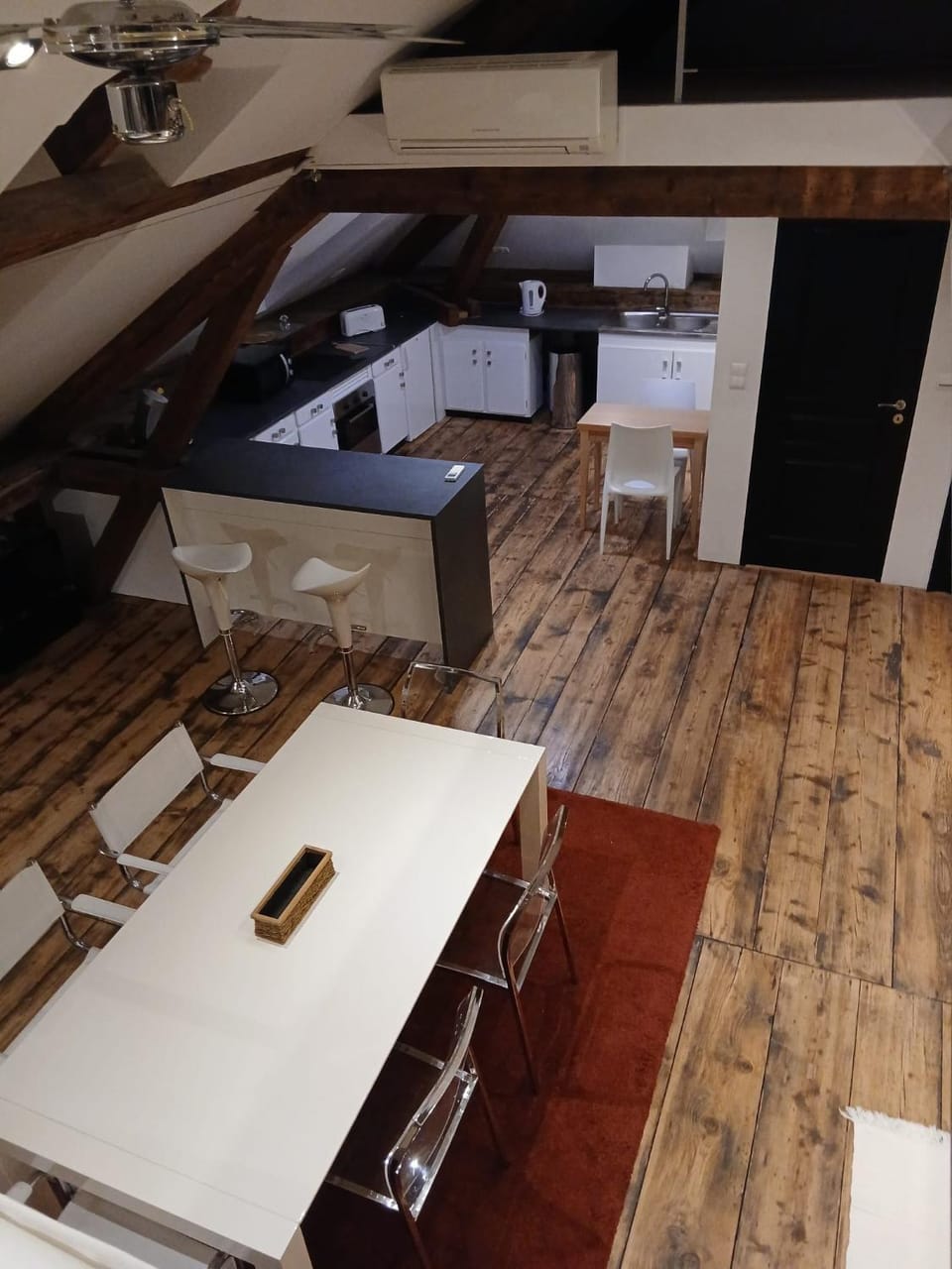 Kitchen or kitchenette, Living room, Dining area