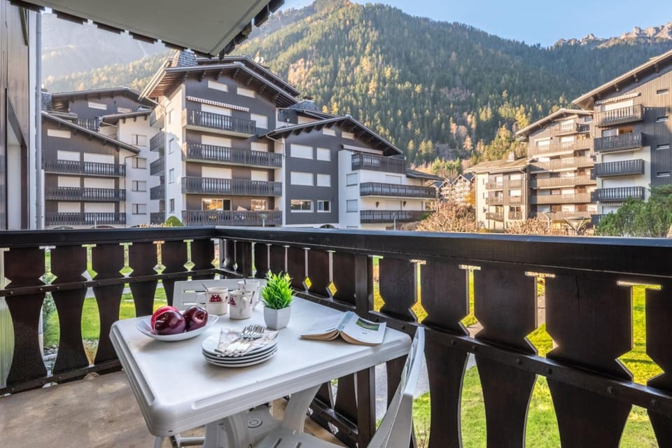 Near the slopes of Chamonix-Mont-Blanc - Balcony Apartment in Chamonix
