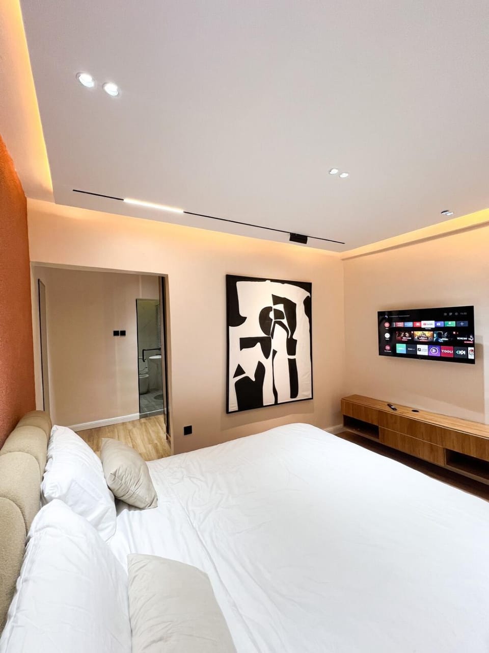 TV and multimedia, Photo of the whole room, Bedroom